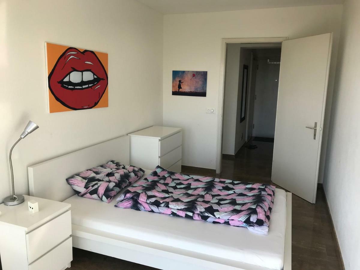 Lichtdurchflutete Ferienwohnung Mit Panorama-Sicht Und Schwimmbad/Sauna Muralto Eksteriør bilde